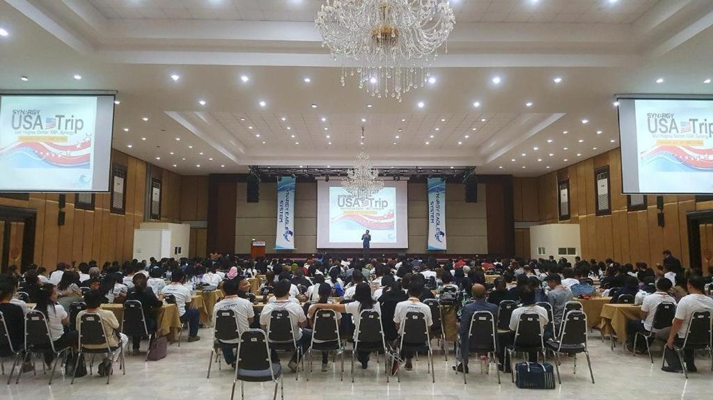 The Pine Resort Pathum Thani Buitenkant foto