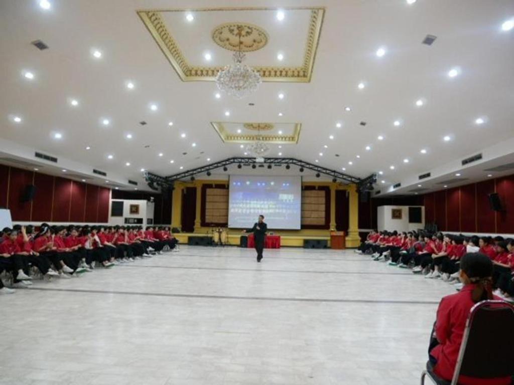 The Pine Resort Pathum Thani Buitenkant foto