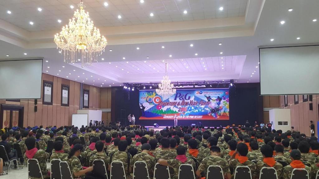 The Pine Resort Pathum Thani Buitenkant foto