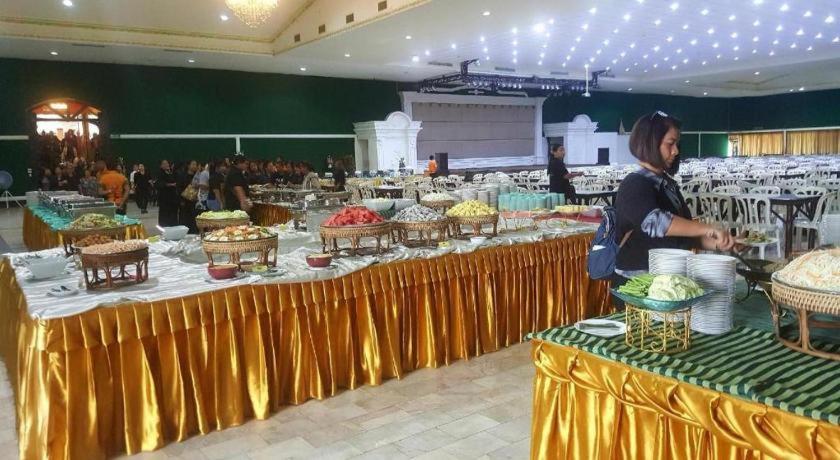The Pine Resort Pathum Thani Buitenkant foto